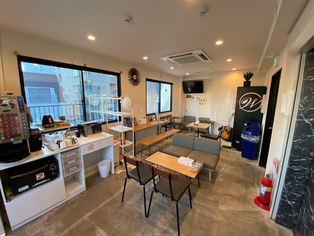 ラウンジ