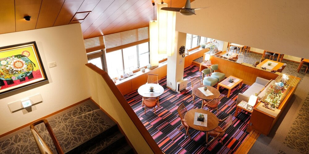 ロビーラウンジ