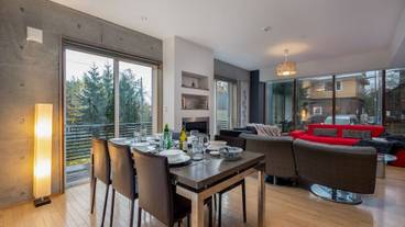 客室内のダイニングエリア / 5