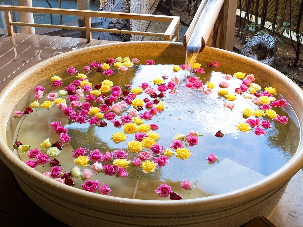 天然温泉をお部屋で堪能♡嬉しい専用ラウンジのドリンクサービスも4025601