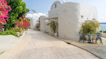 施設の入り口 / 18