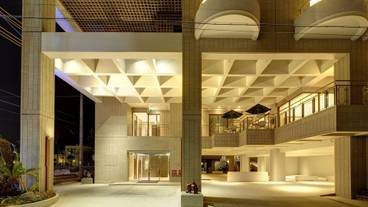 施設の入り口 / 12