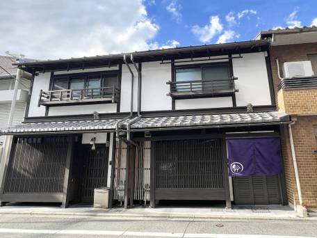 鈴 四条町家（Rinn Shijo Machiya） / 1