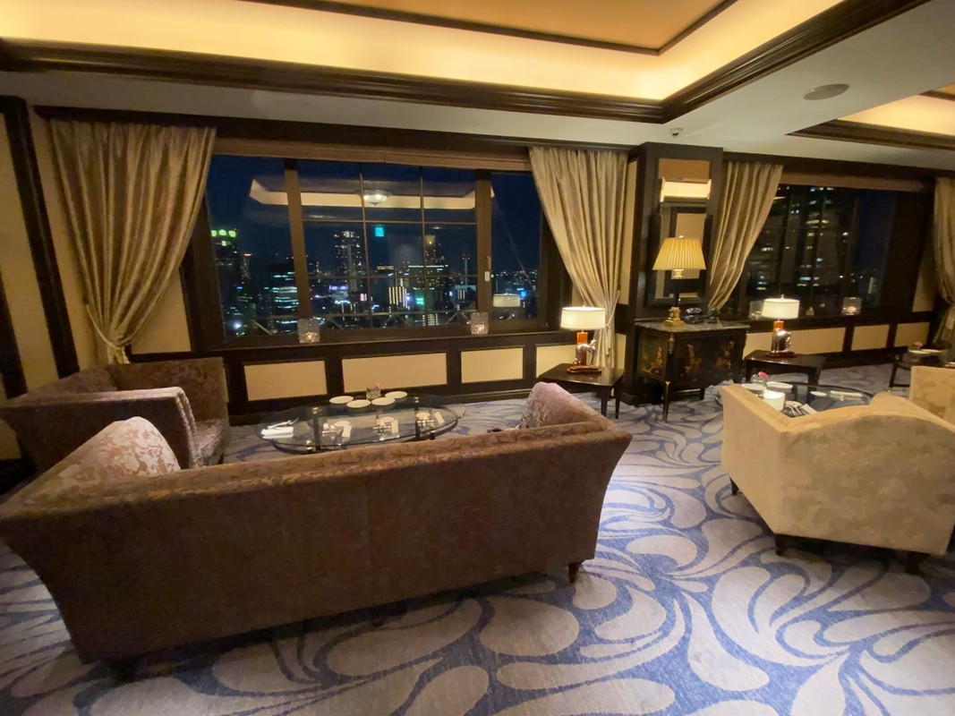 60㎡の広々としたお部屋で、子供たちは探索を楽しめるほどでした。