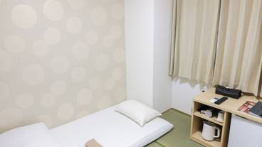 客室 / 6