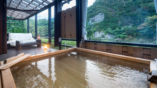 【離れ貴賓室・柏の荘】12.5畳＋10畳＜天然温泉露天風呂＞ [和室] [禁煙] [マウンテンビュー] [リバービュー]