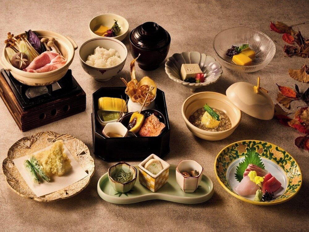 足湯テラスでまったりと。モダンな空間で名湯を堪能4022678