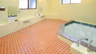 和室6畳＋3畳ロフト　トイレ・洗面台付き　バス共同 (駐車場提供なし)