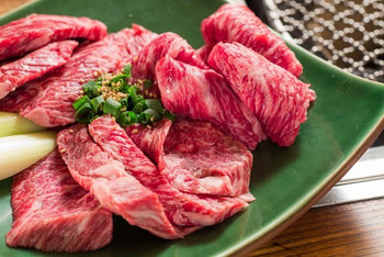 「焚火家 渋谷店」料理 1057560 熊本産の和王牛と山梨県の甲州和牛を使用。肉の旨味が最高。