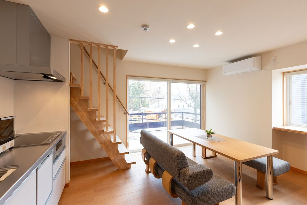 客室内のダイニングエリア