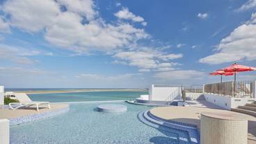 屋内 / 屋外プール / 24