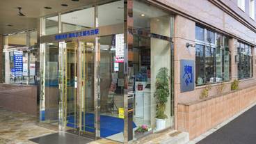 施設の入り口 / 3