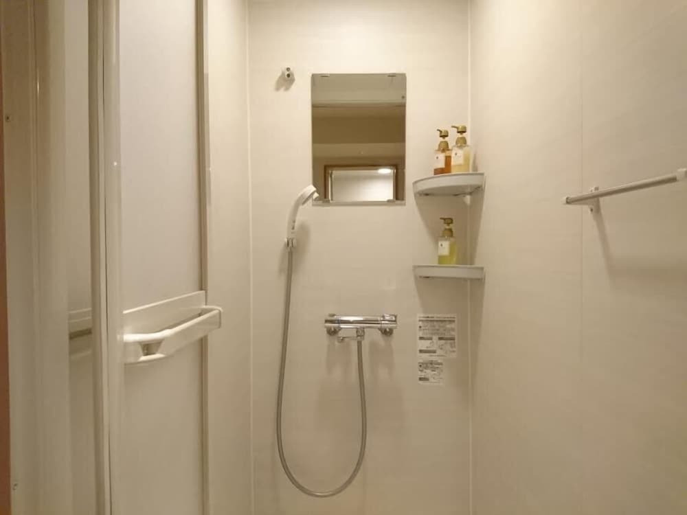 バスルームのシャワー