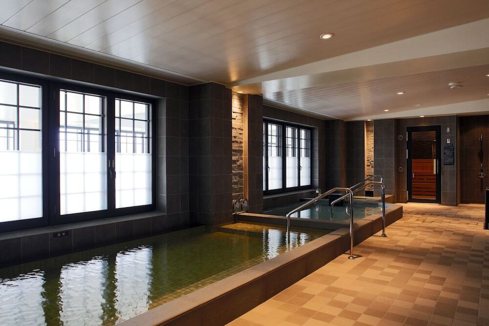 1日の疲れを癒す温泉大浴場3996311