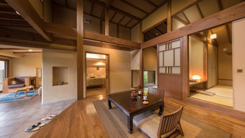 Spend a good time with your precious family at a onsen inn2821891