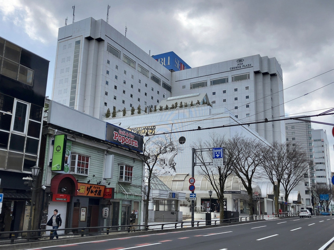 外壁は大変に古いと感じますが…