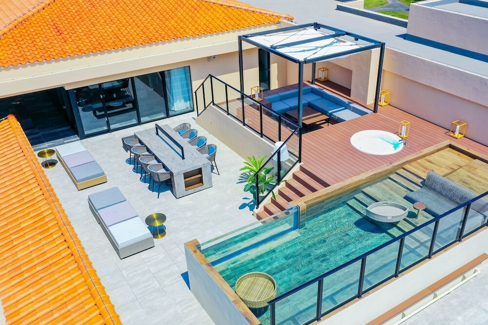 プライベートプール付きホテルで、忘れられない思い出を4050925