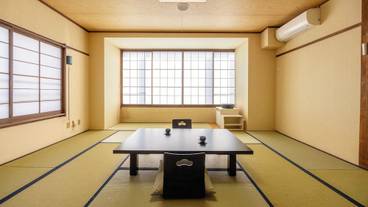 客室 / 15