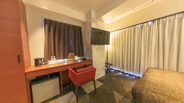 客室内のダイニングエリア / 25