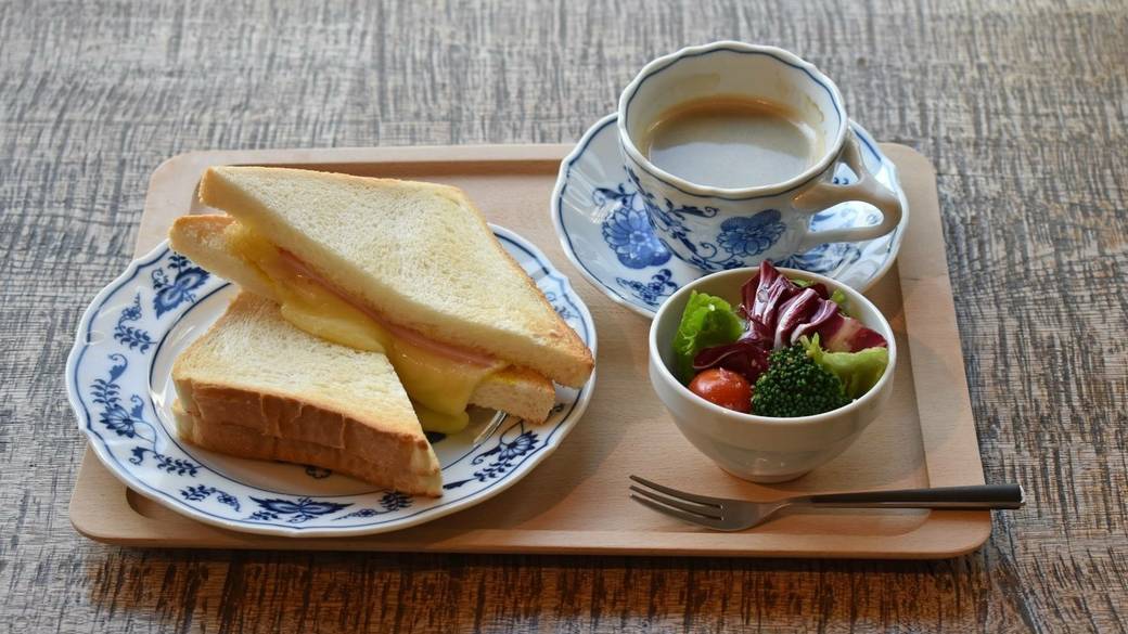宿隣接のカフェで
ほっこりスイーツタイム / 2