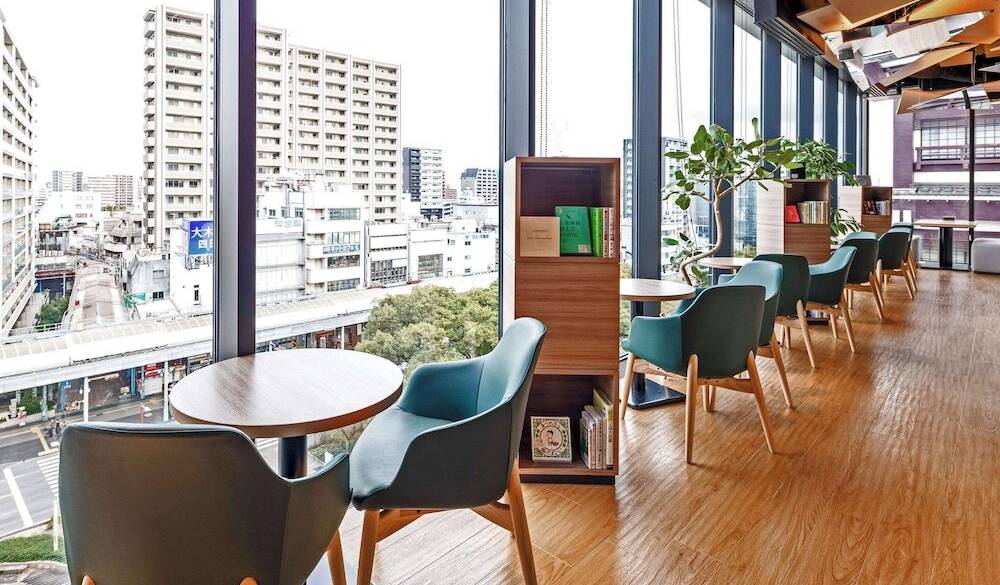 ライブラリーカフェ 窓際席 / 3