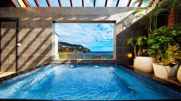 稲取赤尾ホテル(イナトリオンセン カシキリブロノヤド アカオホテル カイフウロウ) / 1