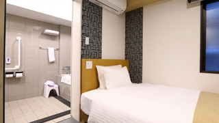 [全室禁煙]ユニバーサルルーム 17sqm ベッド幅120cm