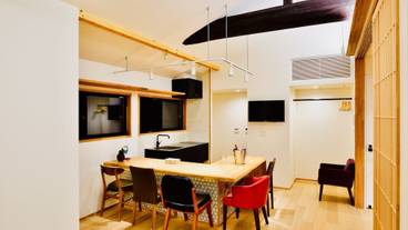 客室内のダイニングエリア / 6