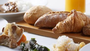 朝食ビュッフェ パン / 4