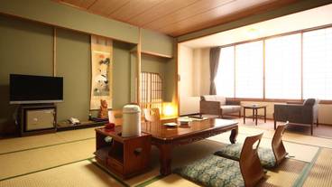 客室内のダイニングエリア / 6