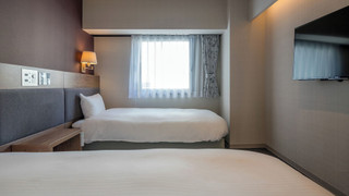 ツインルーム シングルベッド 2 台 喫煙可