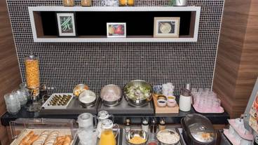 朝食スペース / 5