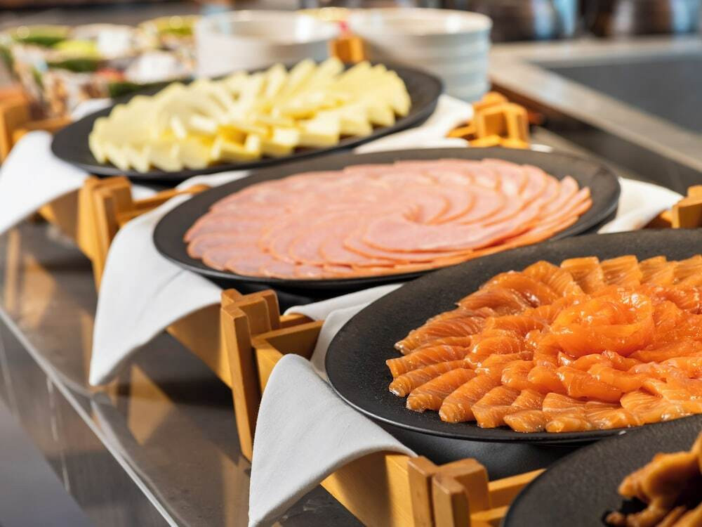 朝食