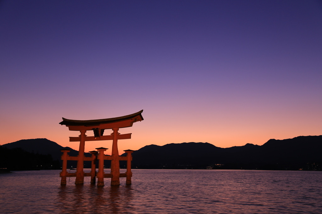 荘厳な神の島を体感する、世界遺産「厳島神社」3968099