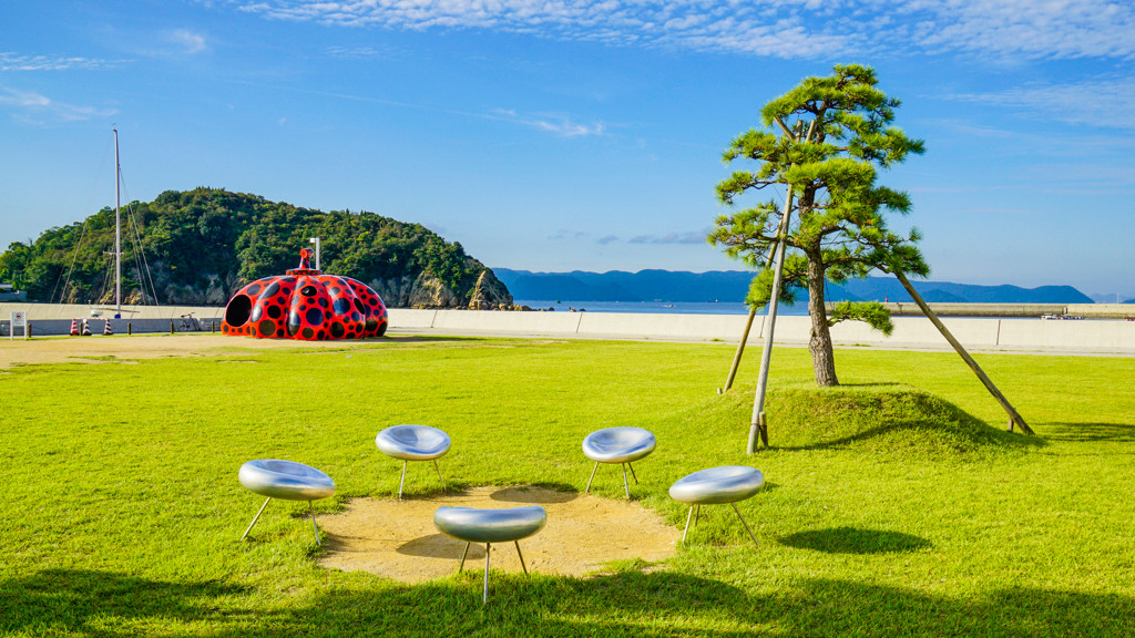 フォトジェニックなアートが点在「香川県」3491486