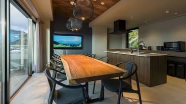 客室内のダイニングエリア / 14