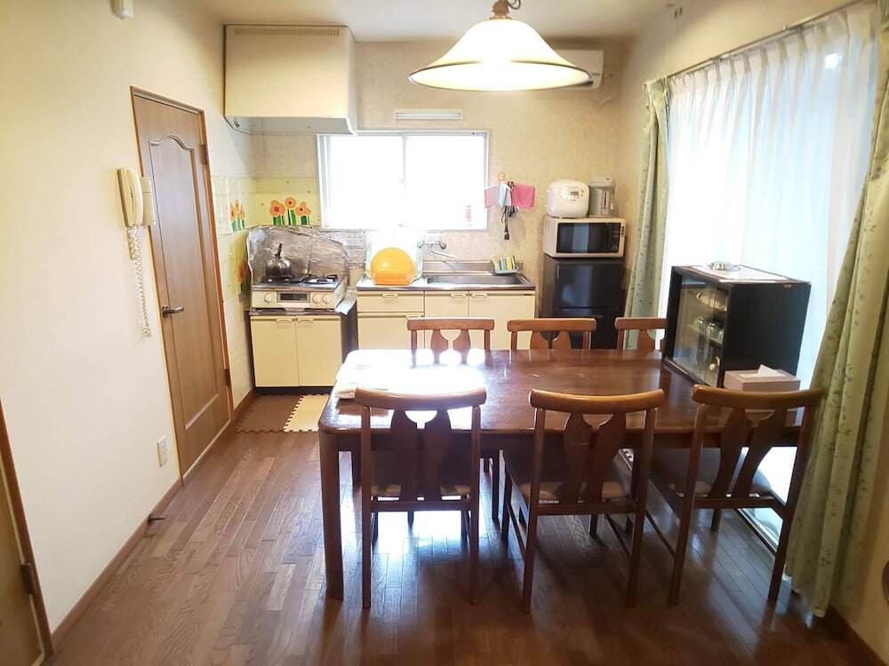 客室内のダイニングエリア