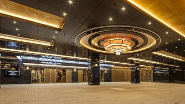 施設の入り口 / 23