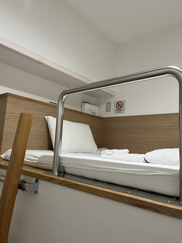 ベッドは上段なのでちょっと苦労しました。