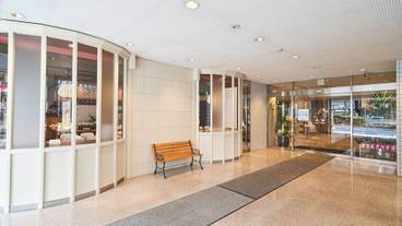 内部エントランス / 2