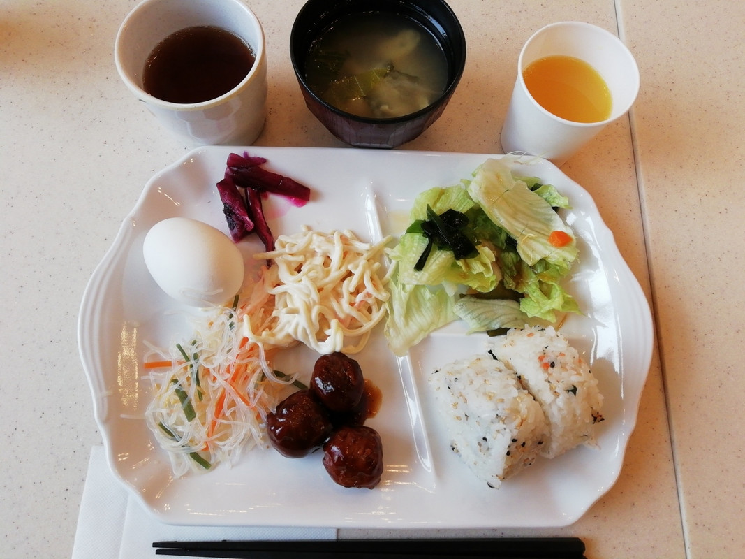 朝食はサービスのセルフサービス