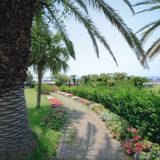 キラキラ輝く海辺を
のんびりお散歩 / 2