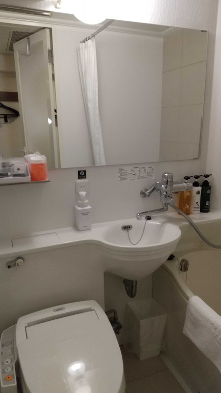 APAによくあるバスルーム、蛇口は出しっぱなしができません