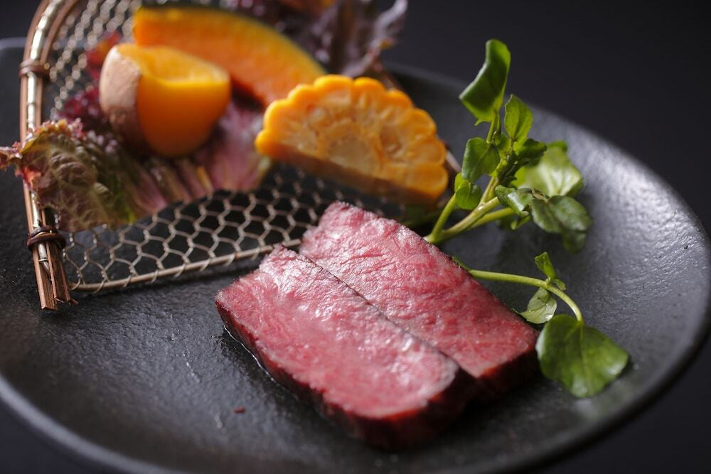 旅館のお食事処