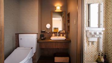 客室トイレ一例 / 13