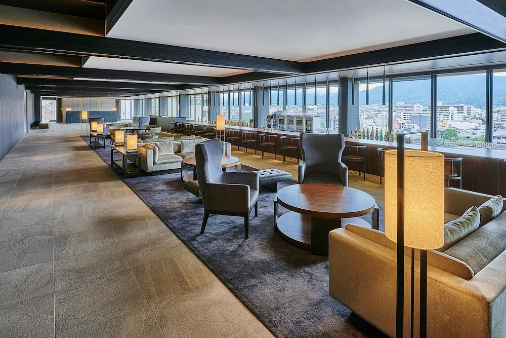 ロビーラウンジ