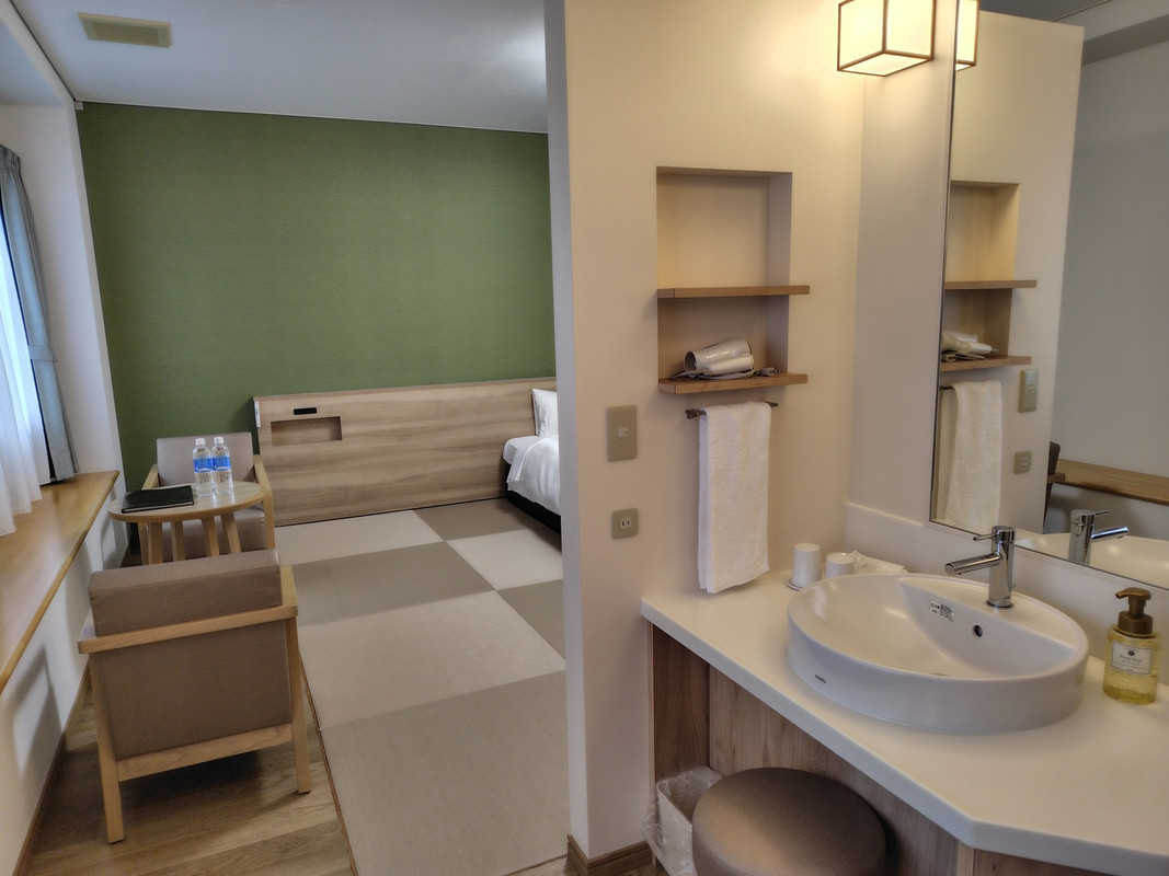 客室内の洗面所