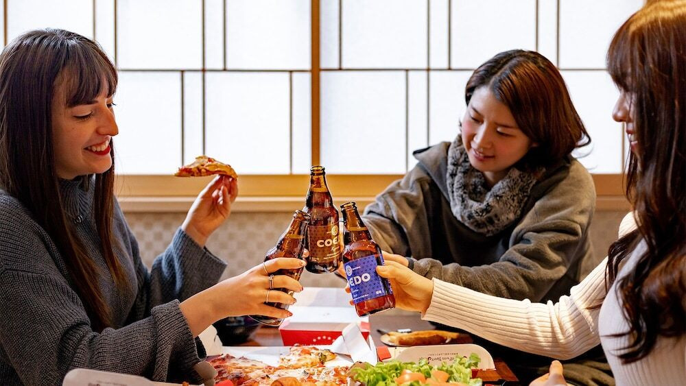 客室内のダイニングエリア