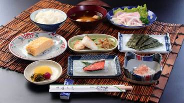 食事・飲み物 / 4