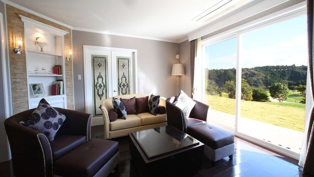 ヴィラやグランピングでペットとバーベキュー3929455